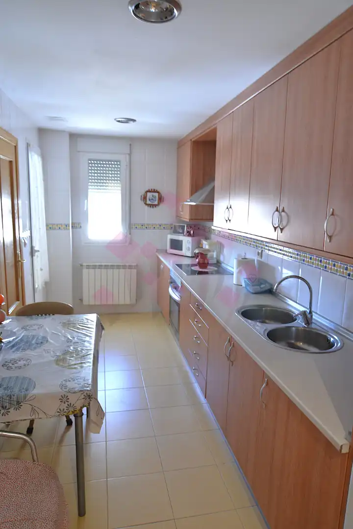 Kitchen of Flat for sale in Carrión de Calatrava  with Air Conditioner, Heating and Furnished