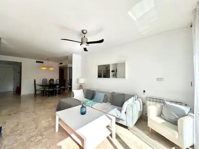 Sala de estar de Ático en venta en Marbella con Aire acondicionado, Terraza y Trastero