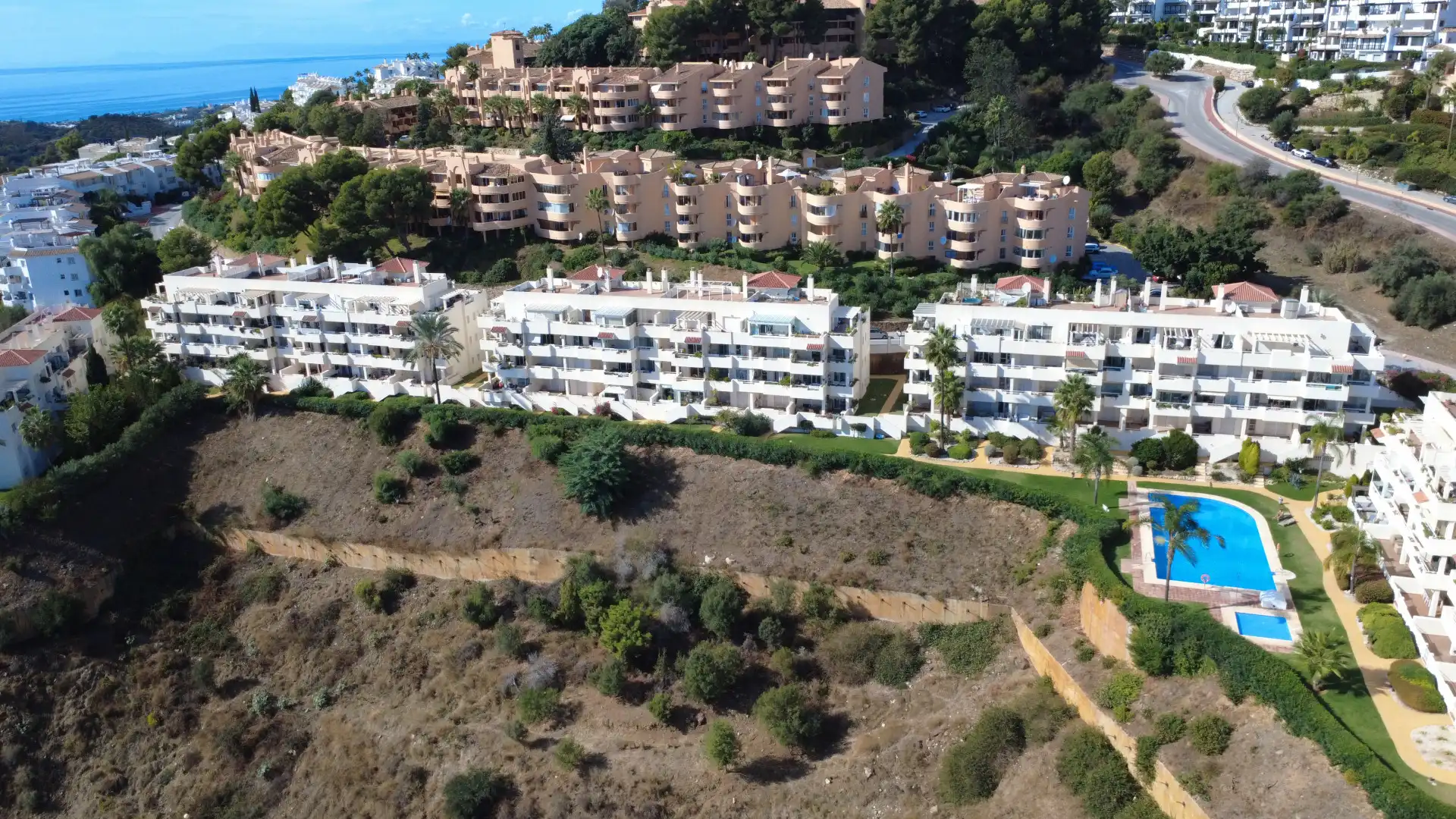 Vista exterior de Àtic en venda en Mijas amb Aire condicionat, Terrassa i Piscina