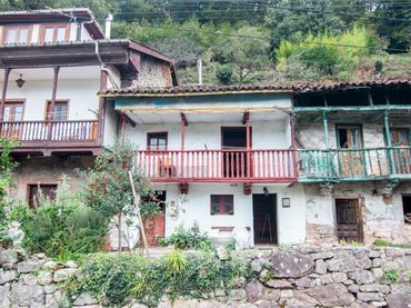 Casa rústica en venta en Morcín