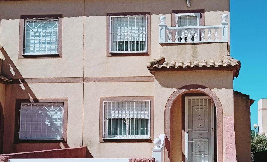 Photo 1 of Single-family semi-detached for sale in Calle Canarias, Monte y Mar, Alicante