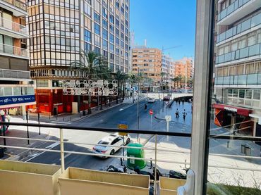 Pis amb balcó en venda a Centro