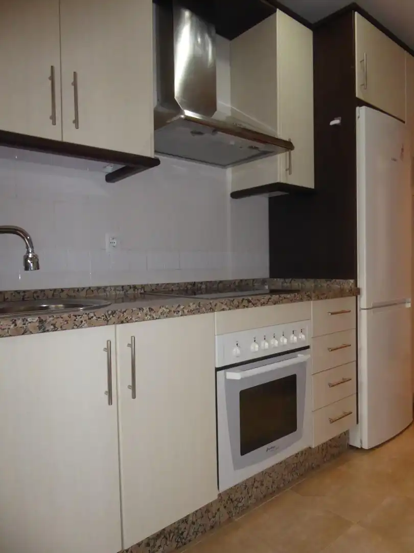 Küche von Wohnung zum Verkauf in Jerez de la Frontera mit Klimaanlage, Parkett und Möbliert