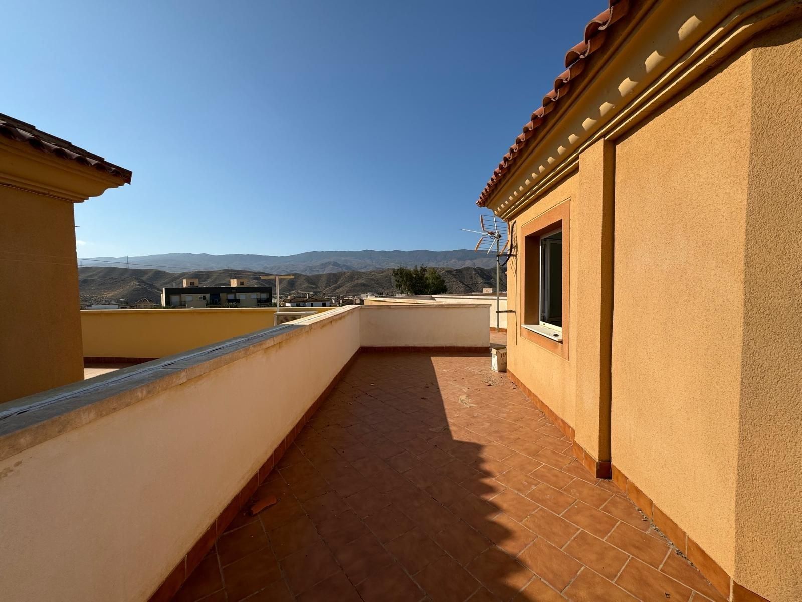 Terrassa de Casa o xalet en venda en Tabernas amb Terrassa i Alarma