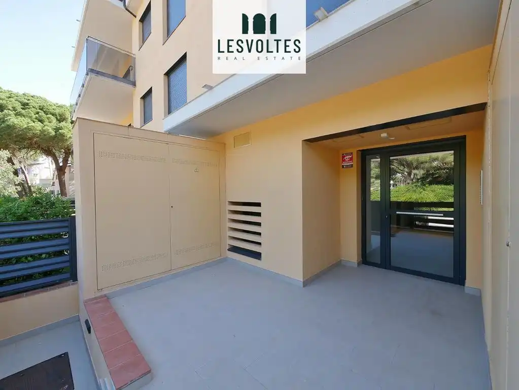 Vista exterior de Piso en venta en Pals con Calefacción, Parquet y Terraza