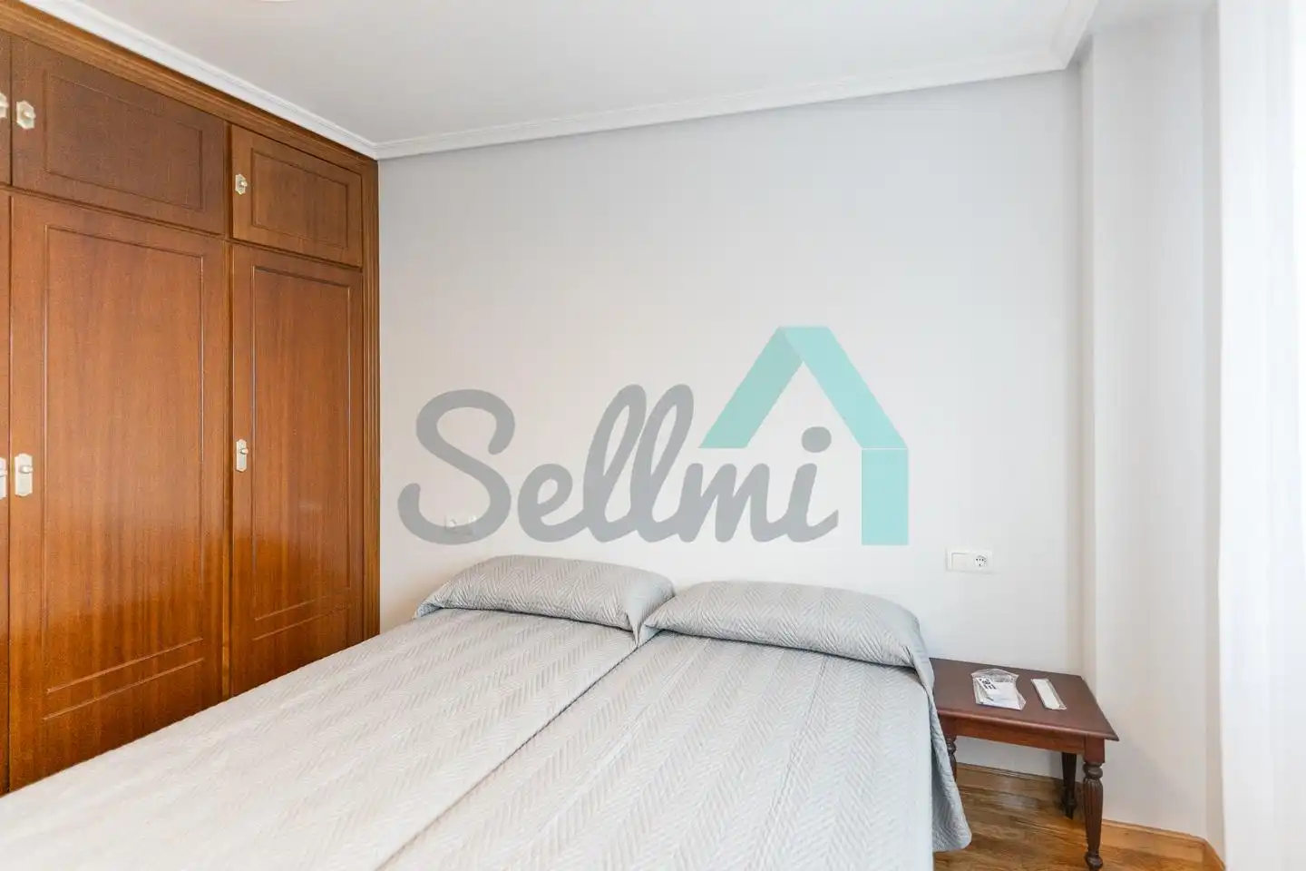 Habitación de Piso de alquiler en Oviedo  con Calefacción, Parquet y Terraza