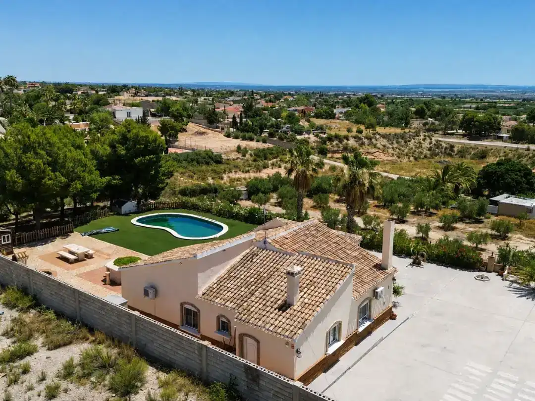 Vista exterior de Finca rústica en venda en Albatera amb Aire condicionat i Piscina