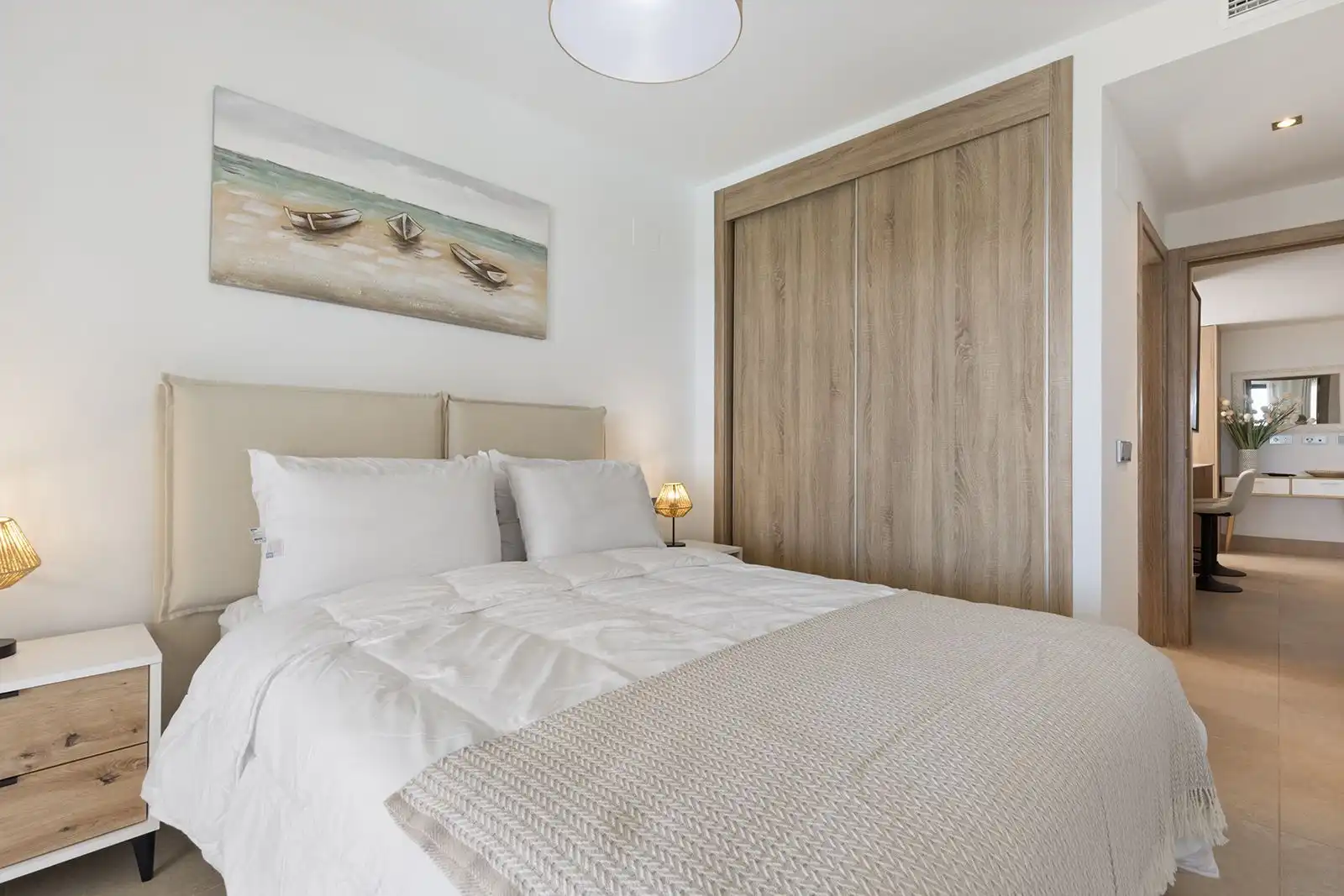 Dormitori de Apartament en venda en Casares amb Aire condicionat, Terrassa i Moblat