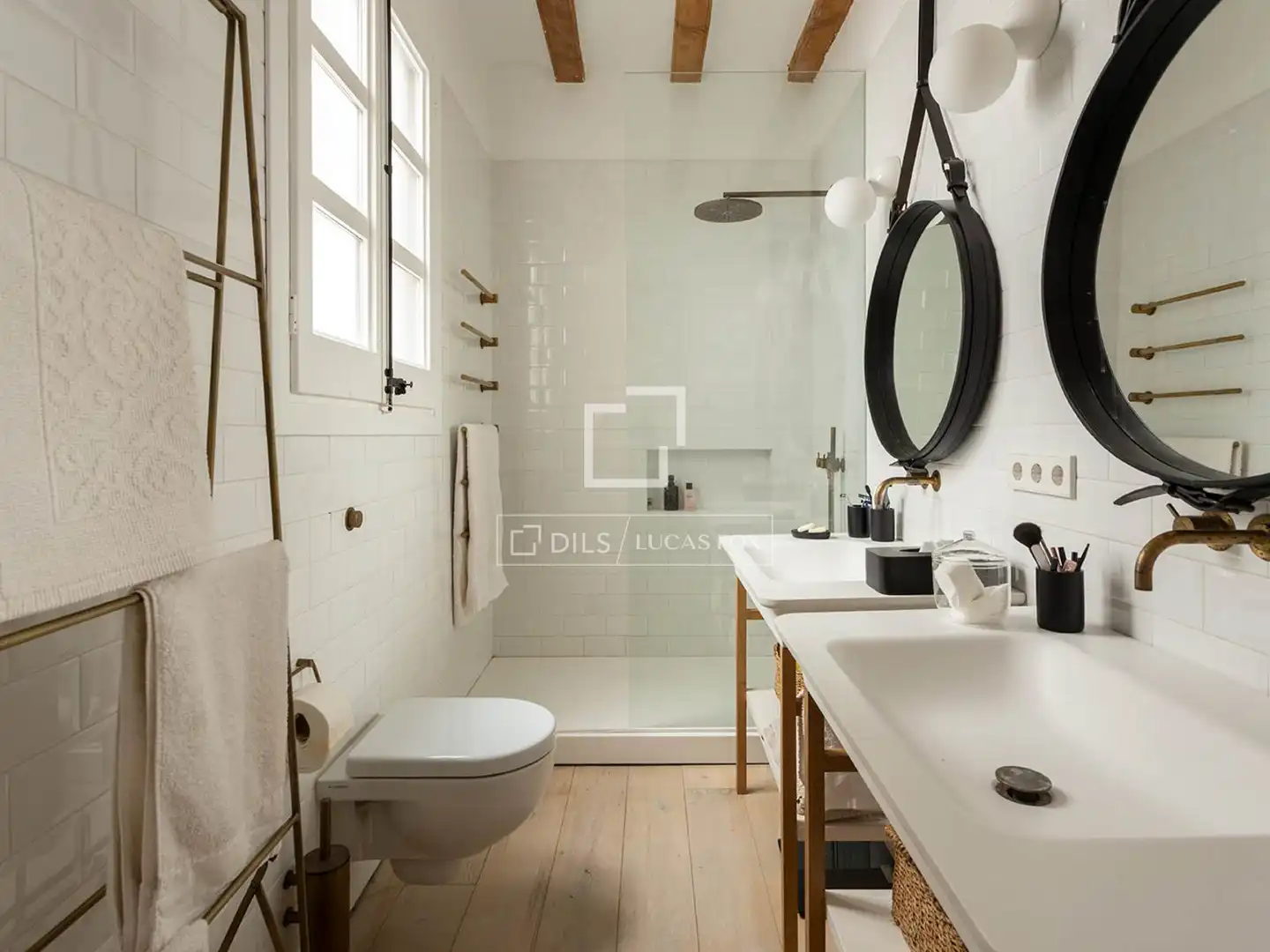Bathroom of Flat for sale in Ciutat Vella