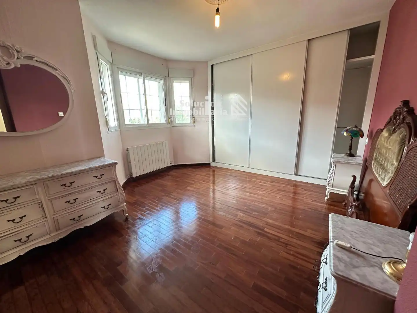 Habitación de Casa adosada en venta en Cabrerizos con Calefacción, Terraza y Piscina