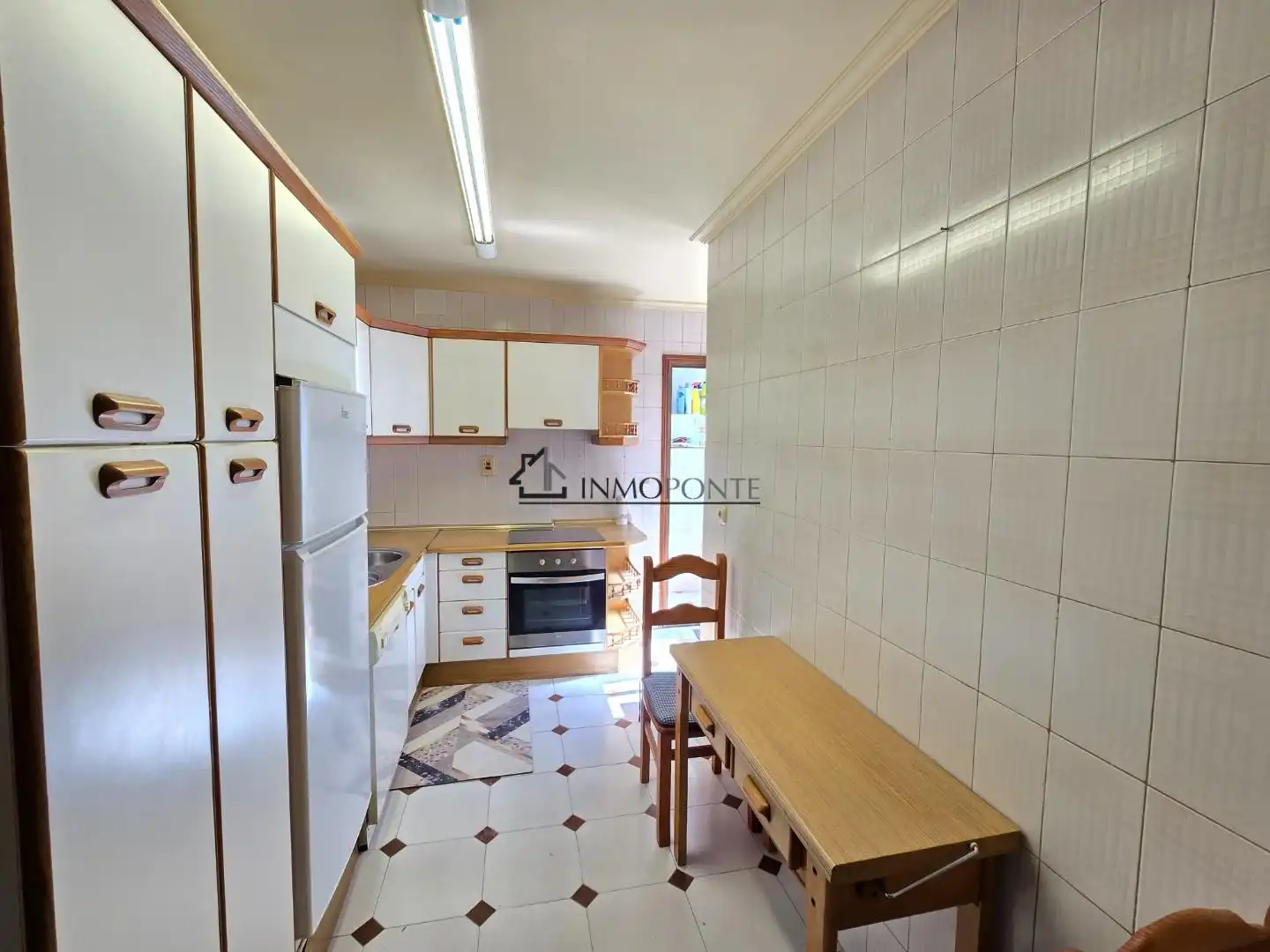 Cuina de Pis en venda en Pontevedra Capital  amb Calefacció, Terrassa i Traster