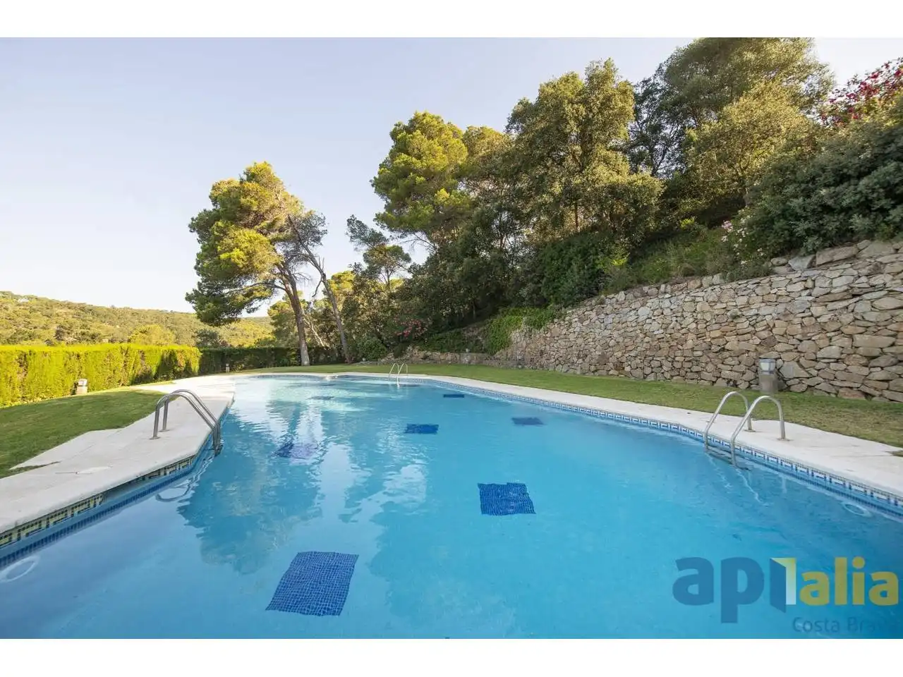 Piscina de Pis en venda en Palafrugell amb Aire condicionat, Calefacció i Terrassa
