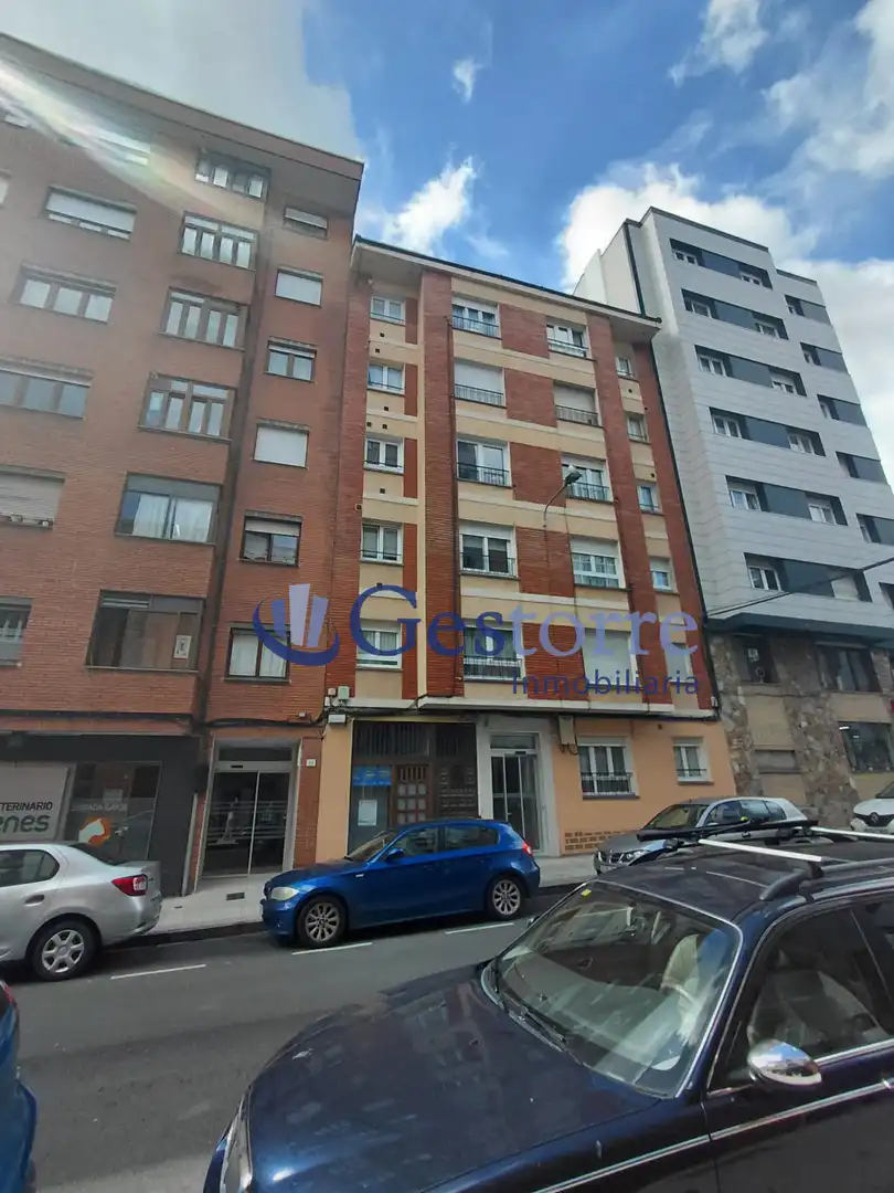 Außenansicht von Wohnung zur Miete in Gijón 