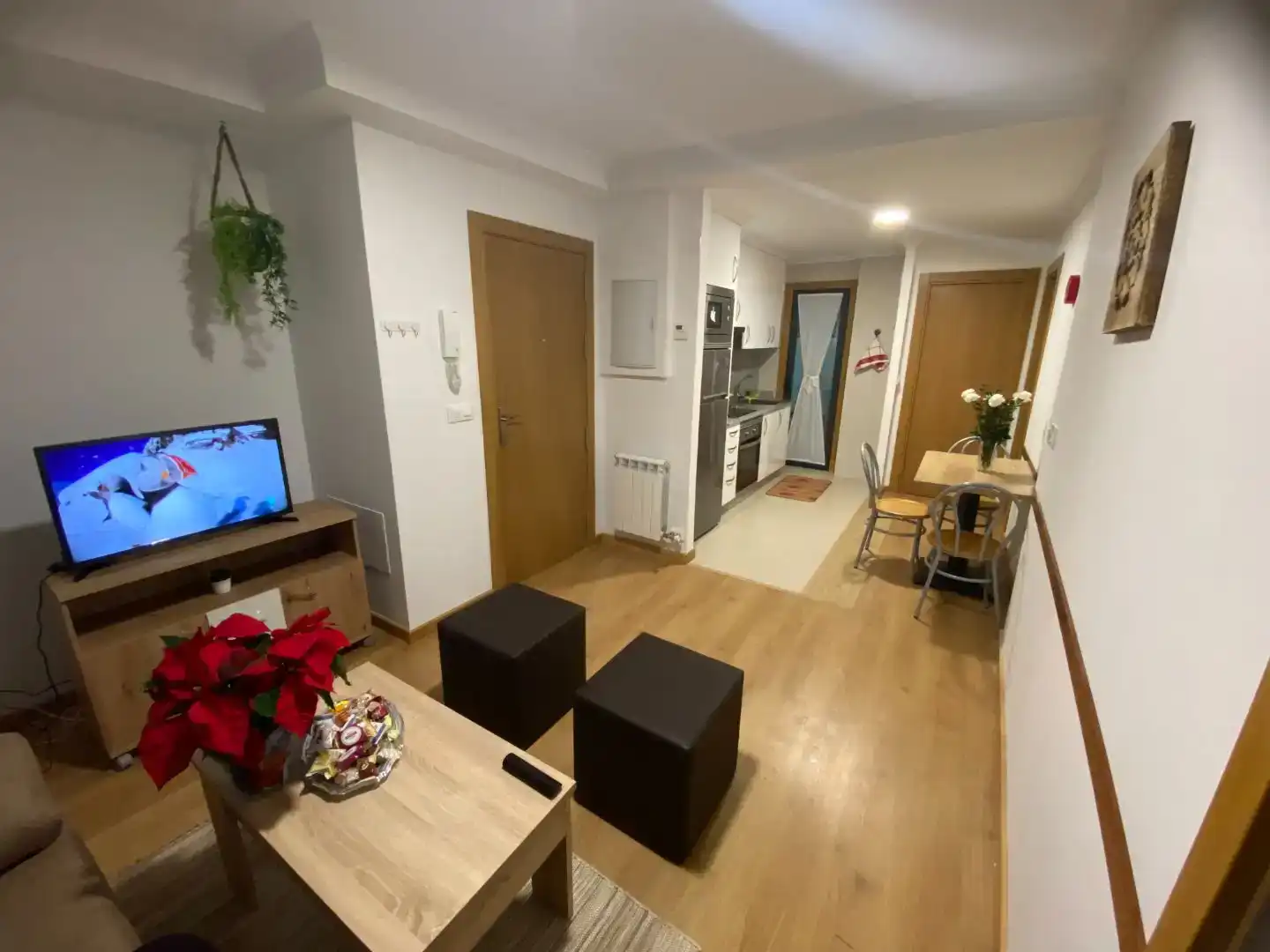 Living room of Flat for rent in Vigo   with Parquet flooring, Storage room and Furnished