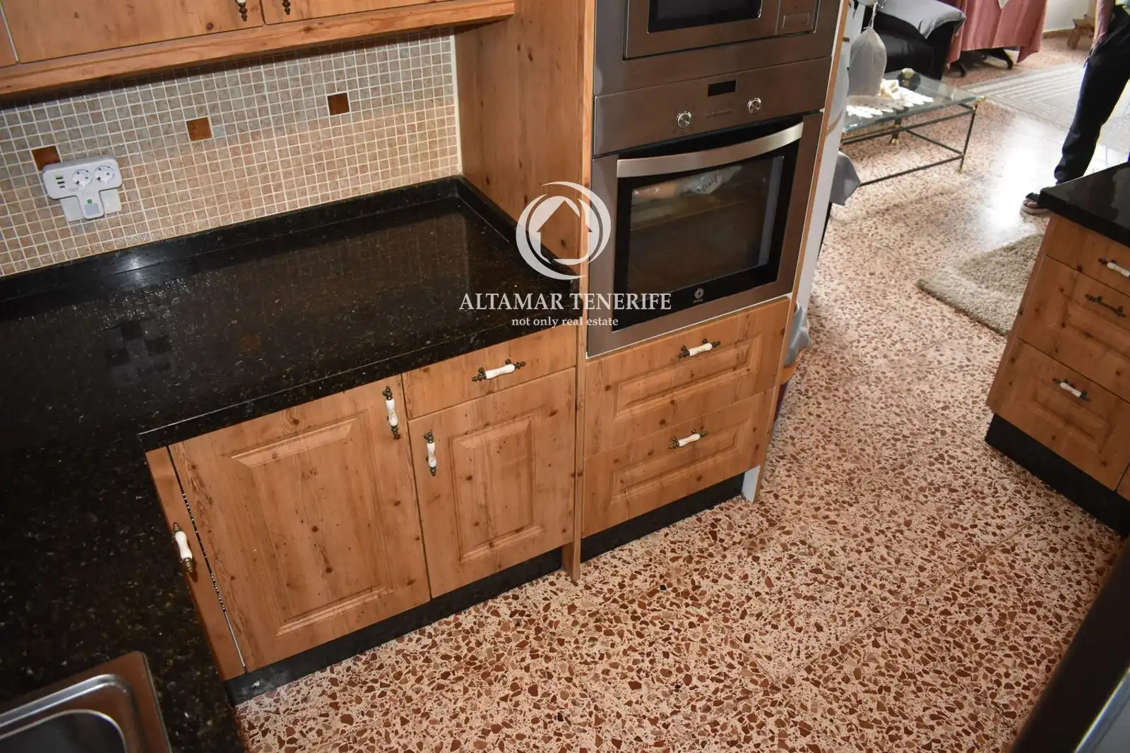 Cuina de Casa o xalet en venda en Icod de los Vinos amb Terrassa, Traster i Moblat