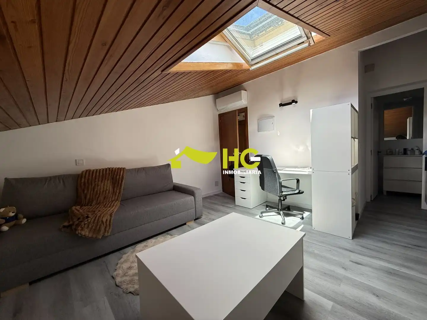 Sala de estar de Apartamento de alquiler en Madrid con Aire acondicionado, Calefacción y Amueblado