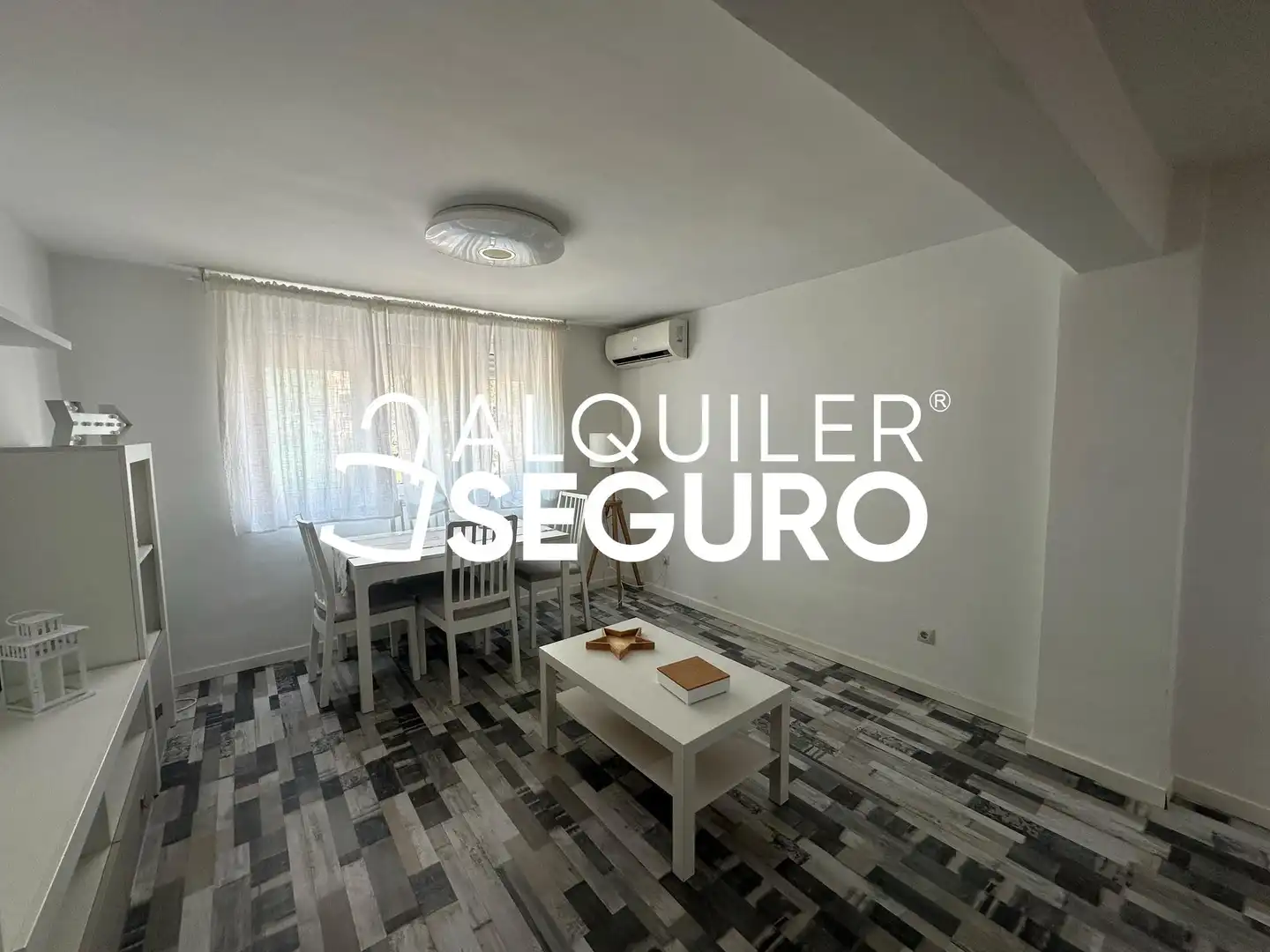 Bedroom of Flat for rent in Madrid  with Air Conditioner, Heating and Furnished