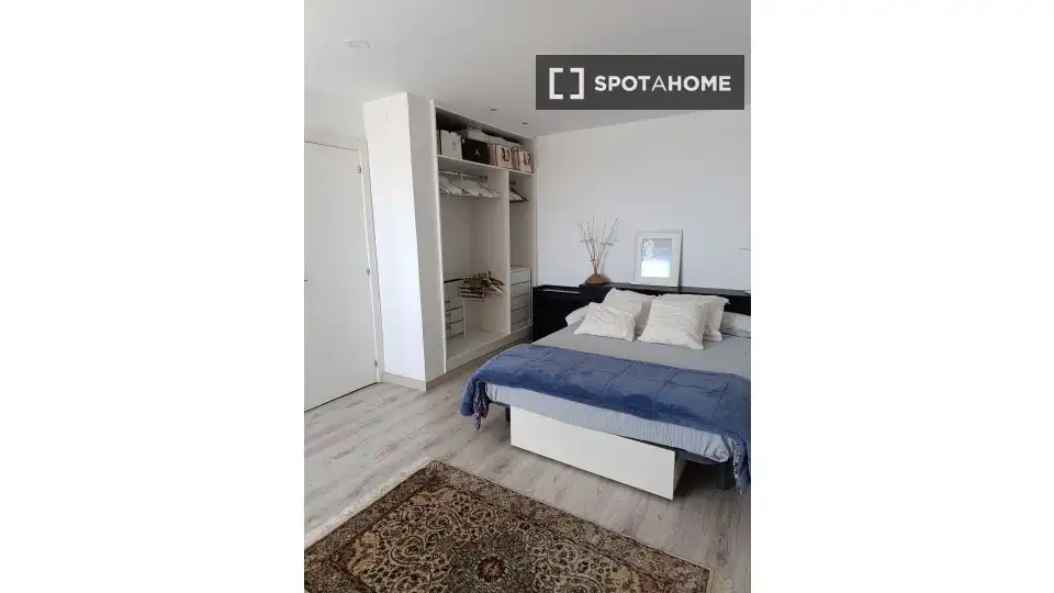 Bedroom of Flat for share in Sant Andreu de Llavaneres  with Air Conditioner, Heating and Furnished
