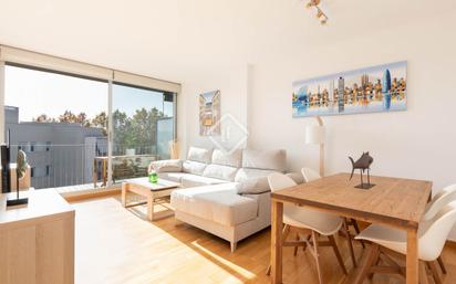 Living room of Flat for sale in Sant Cugat del Vallès  with Air Conditioner, Private garden and Terrace