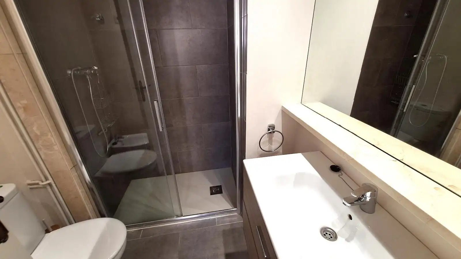 Bathroom of Flat for rent in Eixample