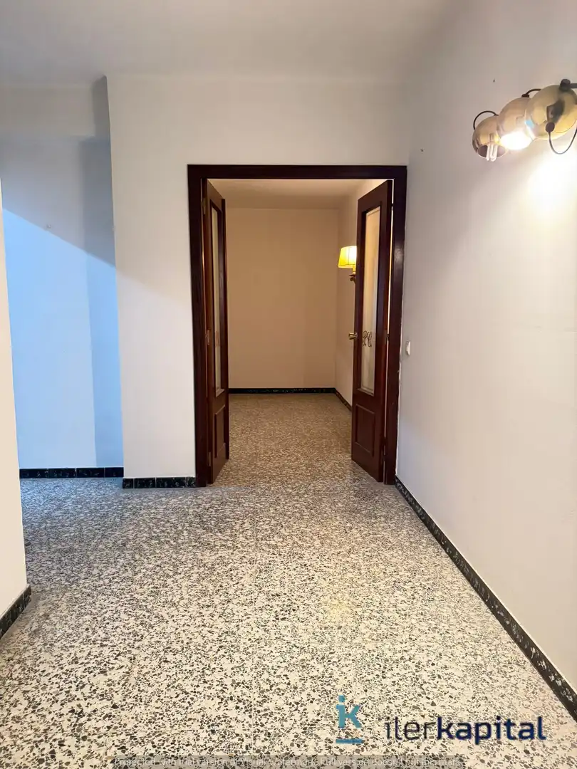 Wohnung zum Verkauf in Lleida mit Klimaanlage und Abstellraum