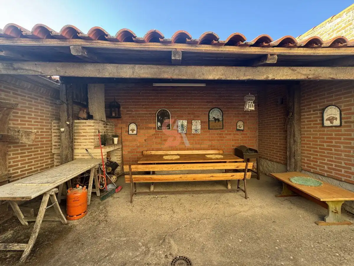 Casa o chalet en venta en Alcazarén con Calefacción, Terraza y Trastero
