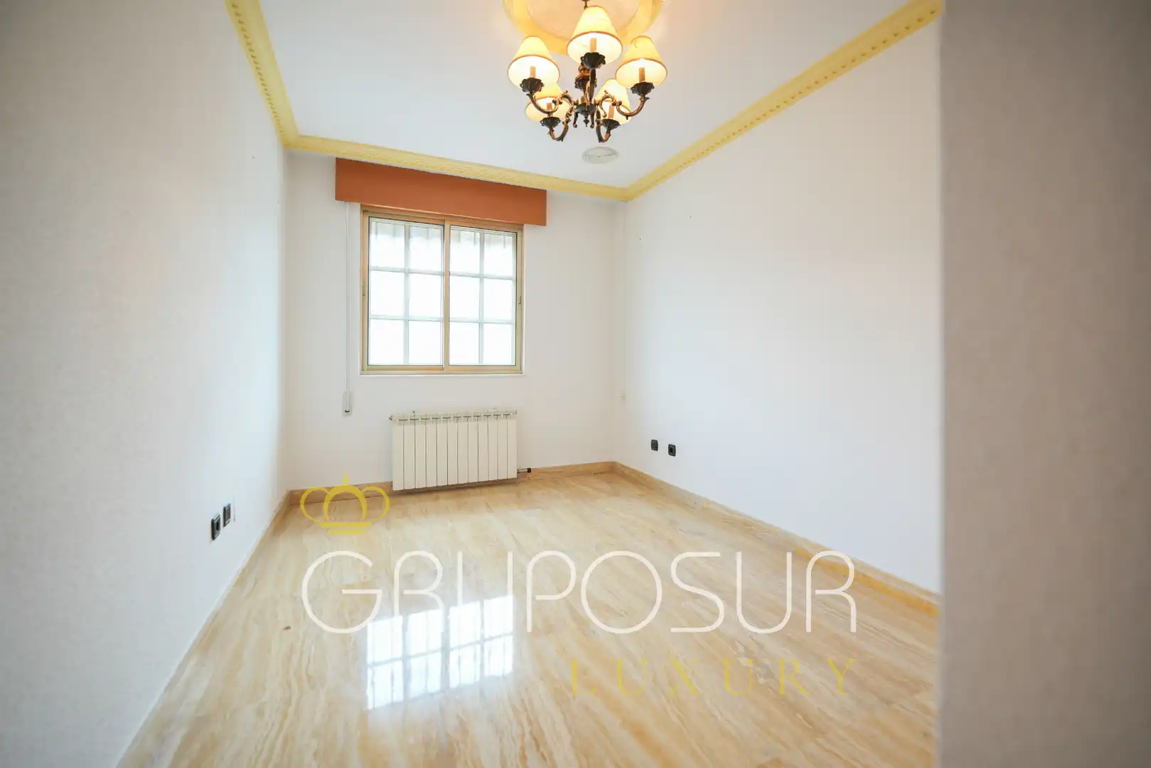 Menjador de Casa adosada en venda en Laguna de Duero amb Calefacció, Jardí privat i Parquet