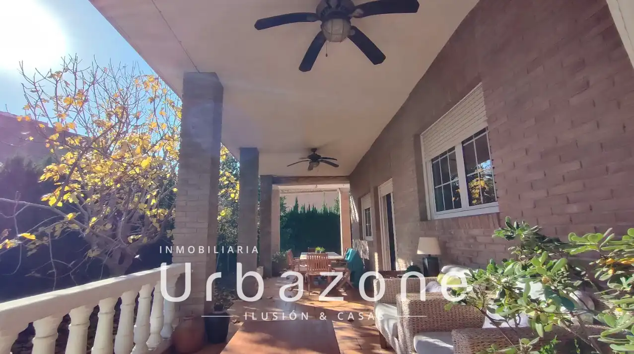 Vista exterior de Casa o chalet en venta en Mutxamel con Aire acondicionado, Calefacción y Jardín privado