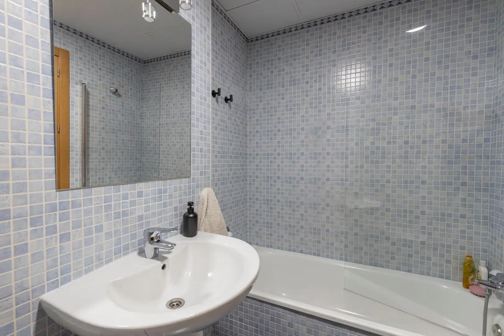 Baño de Piso en venta en Armilla con Aire acondicionado, Calefacción y Piscina comunitaria