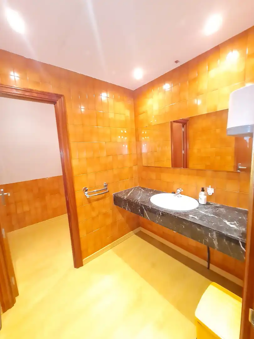 Badezimmer von Fabrikhallen zum Verkauf in Durango