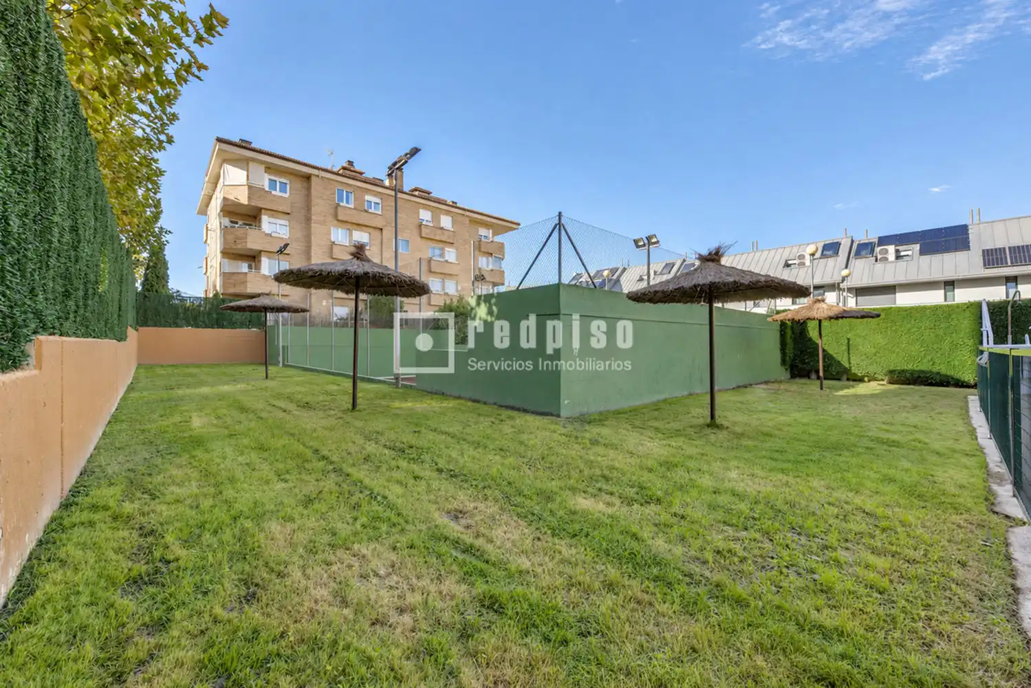 Garten von Wohnung zum Verkauf in Boadilla del Monte mit Klimaanlage, Heizung und Privatgarten