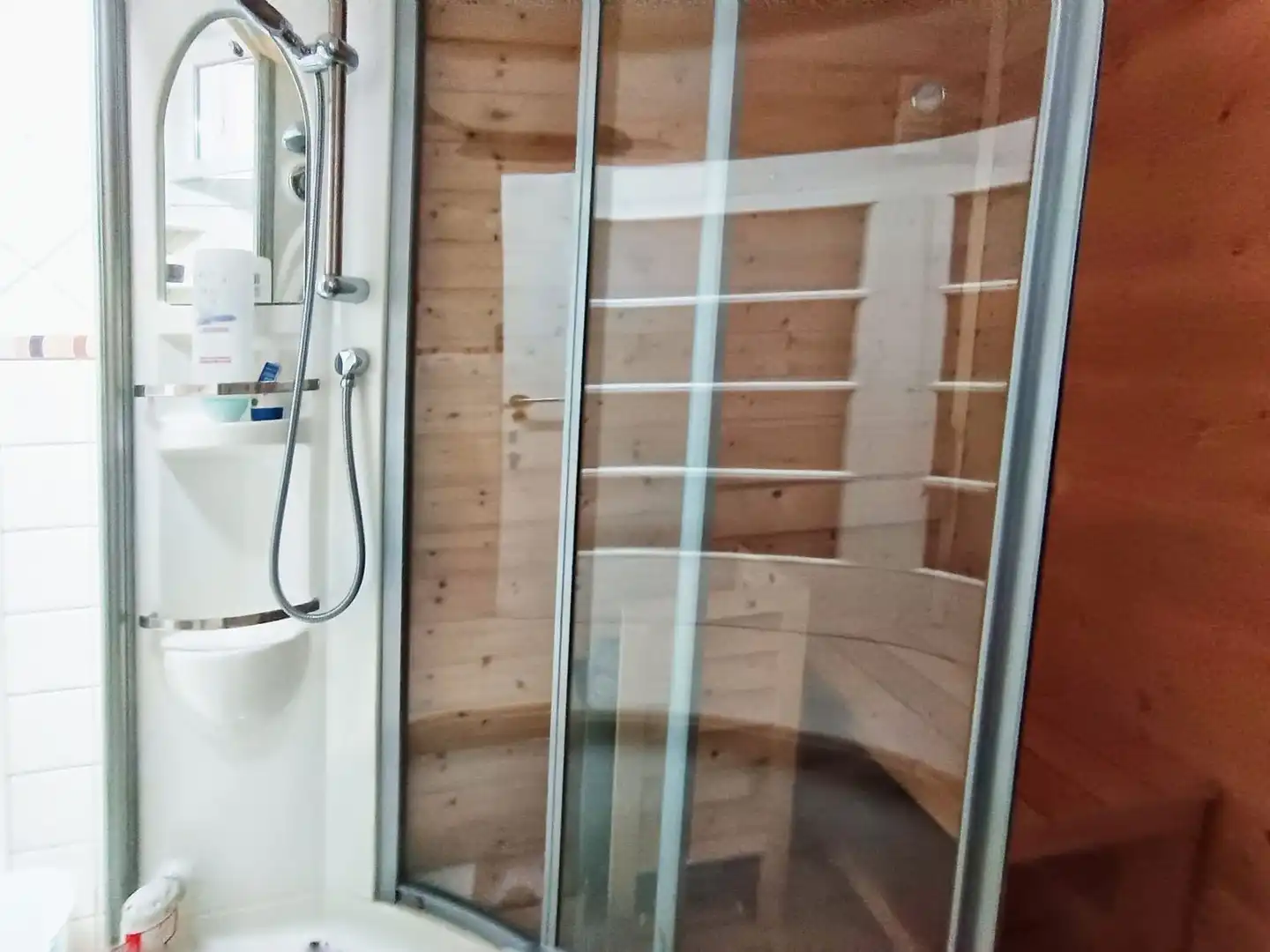 Bany de Casa o xalet en venda en Pontevedra Capital  amb Jardí privat, Terrassa i Traster