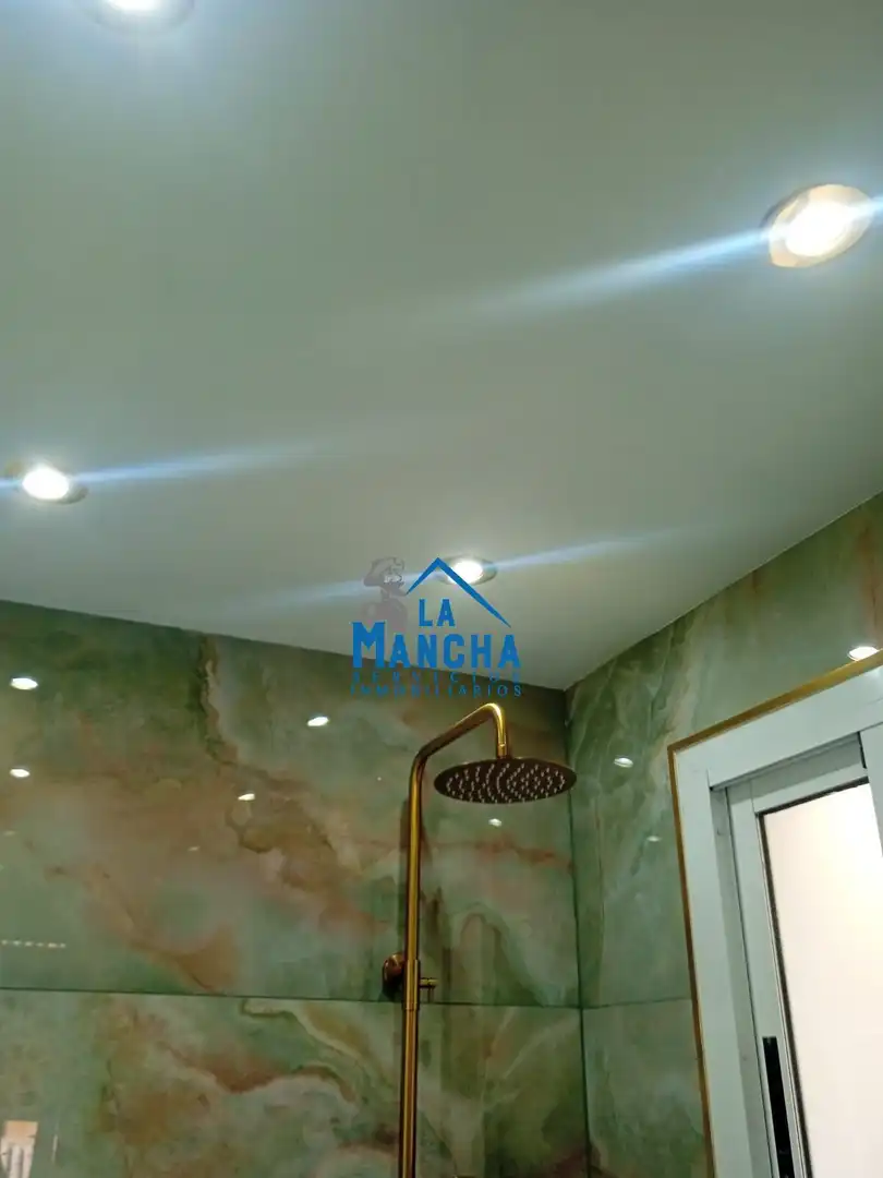 Bathroom of Flat for sale in Almansa  with Furnished and Balcony
