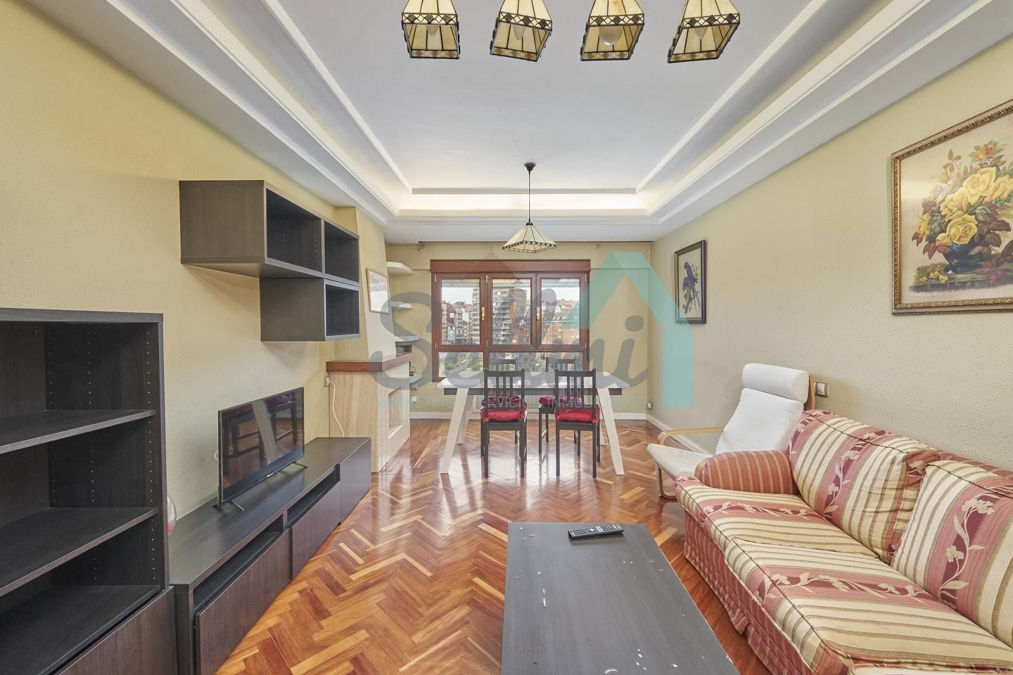 Living room of Flat to rent in Oviedo   with Parquet flooring and Storage room