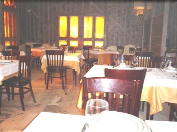 Building for sale in Parla