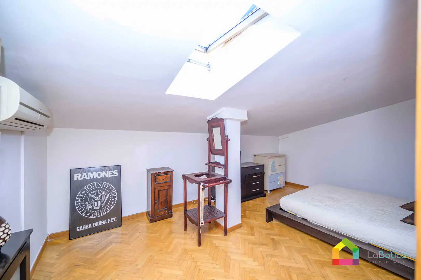 Bedroom of Flat for sale in Toledo  with Heating
