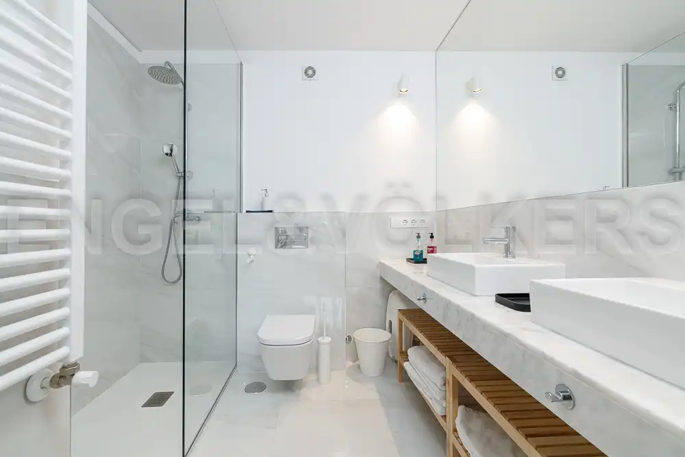 Bathroom of Flat for rent in Vigo   with Heating and Furnished