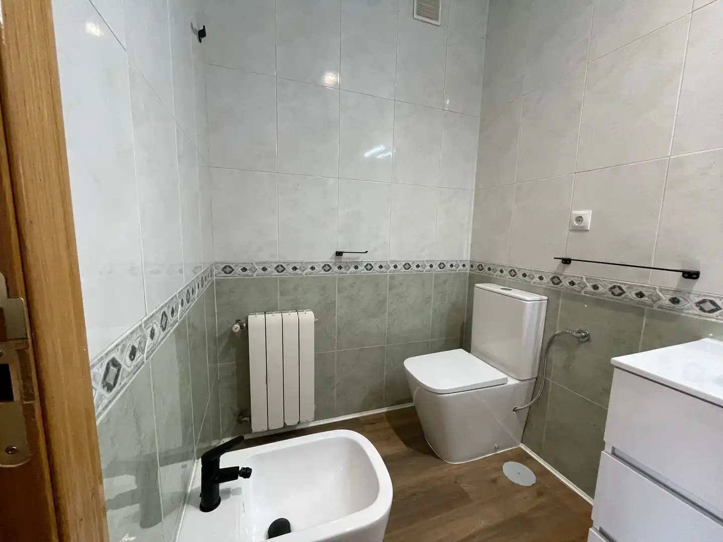 Bathroom of Flat for rent in Villanueva de la Cañada  with Air Conditioner, Heating and Furnished