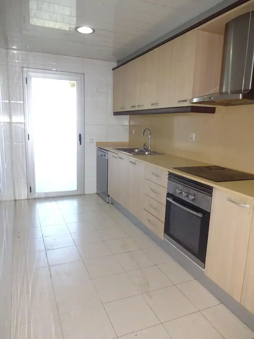 Cocina de Piso en venta en Mataró con Aire acondicionado, Calefacción y Piscina comunitaria