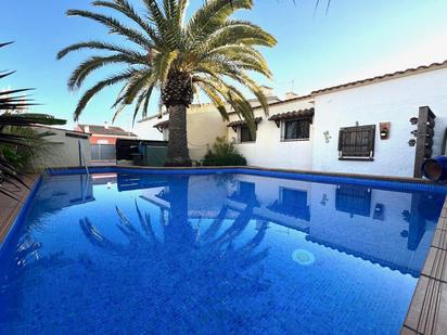 Swimming pool of House or chalet for sale in Deltebre  with Air Conditioner and Swimming Pool