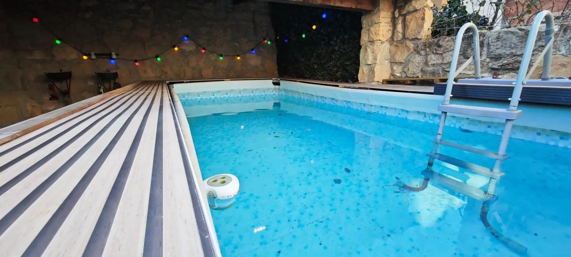 Piscina de Casa adosada en venda en Riba-roja d'Ebre amb Aire condicionat, Calefacció i Terrassa