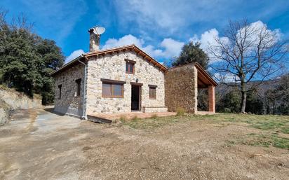 Vista exterior de Finca rústica en venda en Les Planes d'Hostoles amb Calefacció, Jardí privat i Parquet