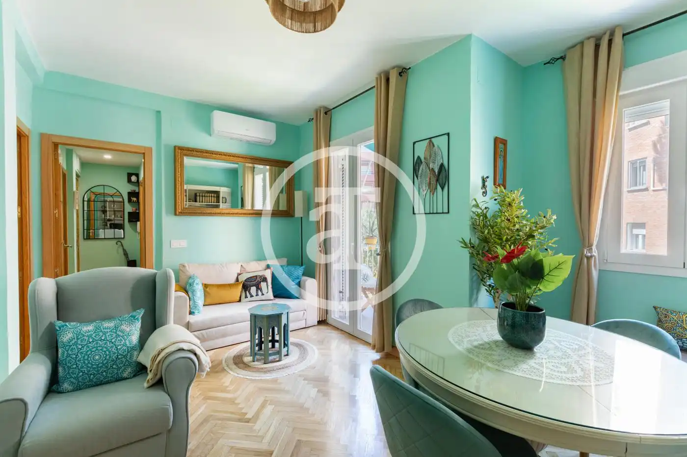 Living room of Flat for rent in Madrid  with Air Conditioner, Heating and Furnished