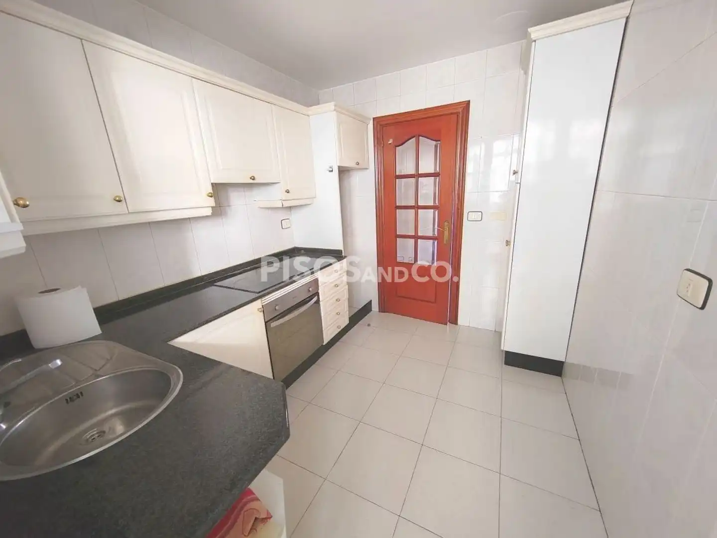 Cocina de Piso en venta en A Coruña Capital  con Calefacción y Trastero