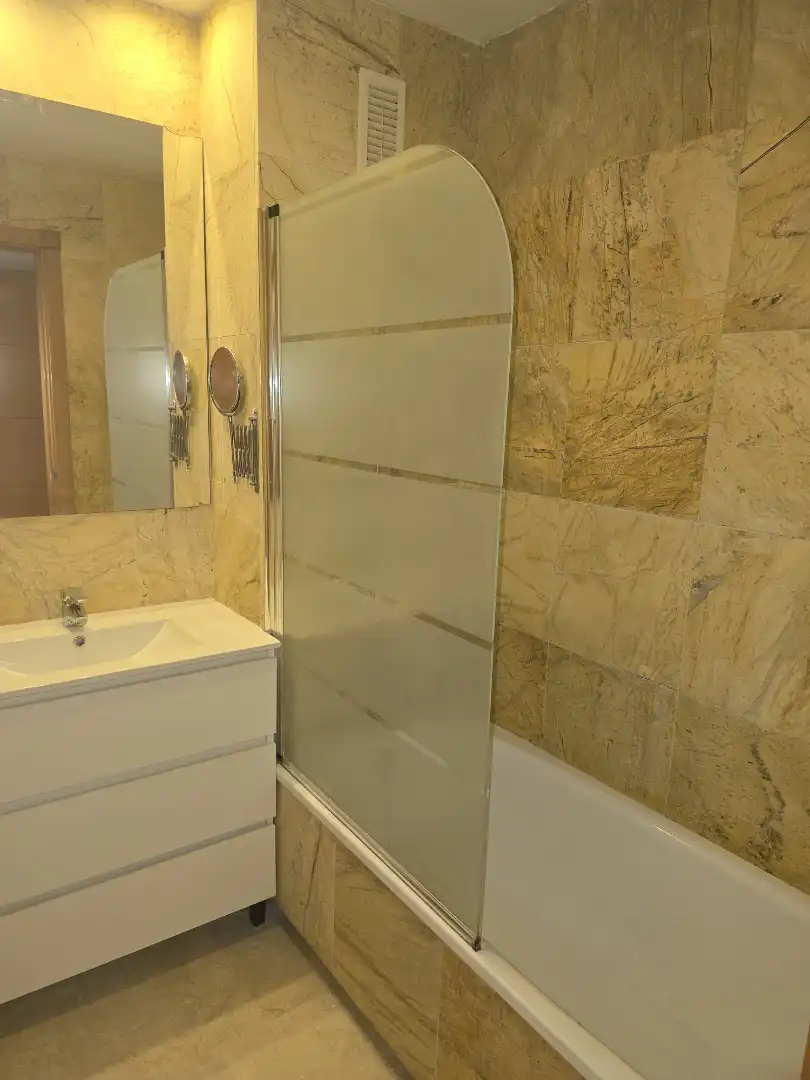 Badezimmer von Wohnung zum Verkauf in Benalmádena mit Klimaanlage, Terrasse und Abstellraum