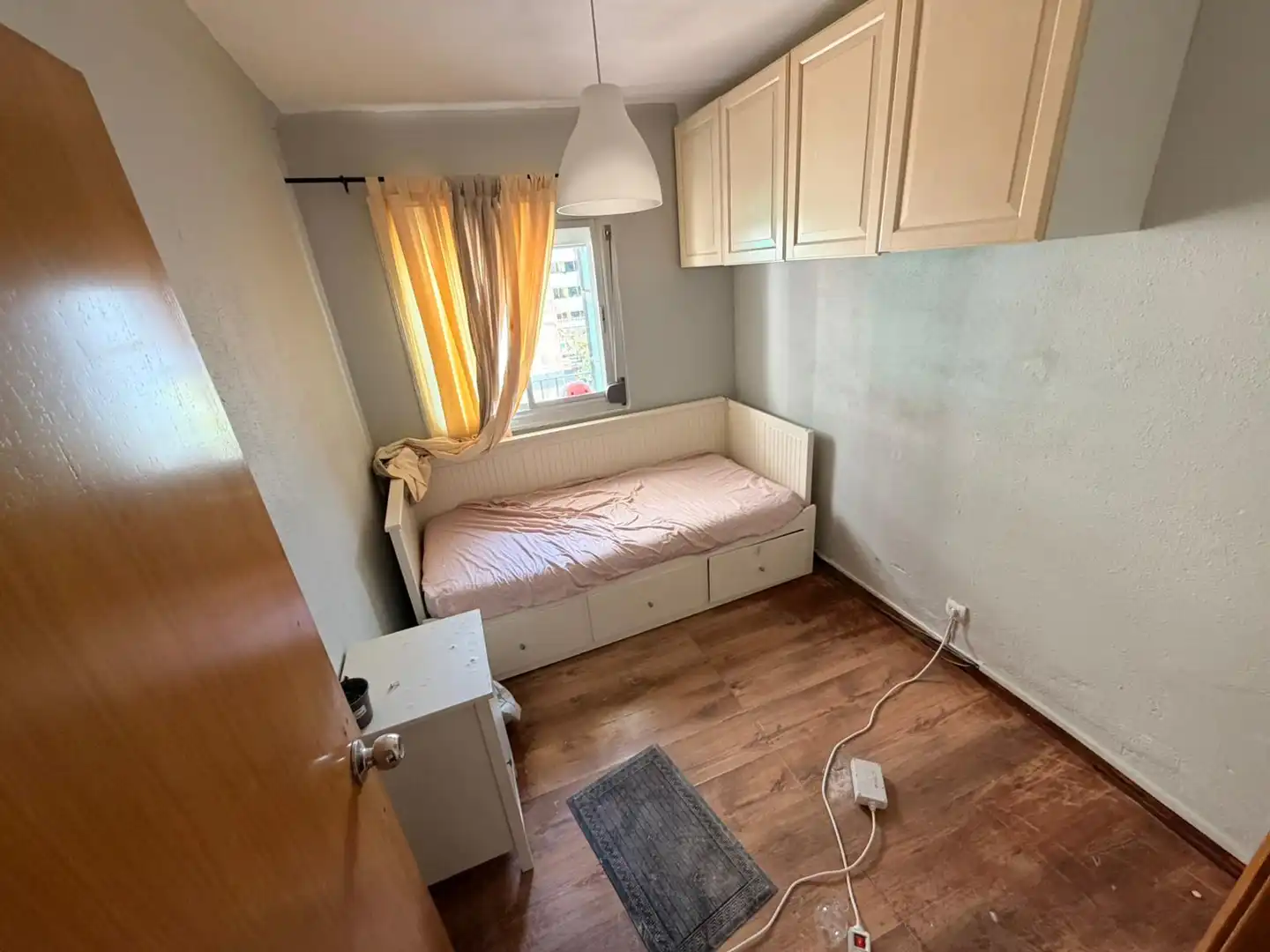 Schlafzimmer von Wohnung zum Verkauf in Barcelona mit Möbliert und Balkon
