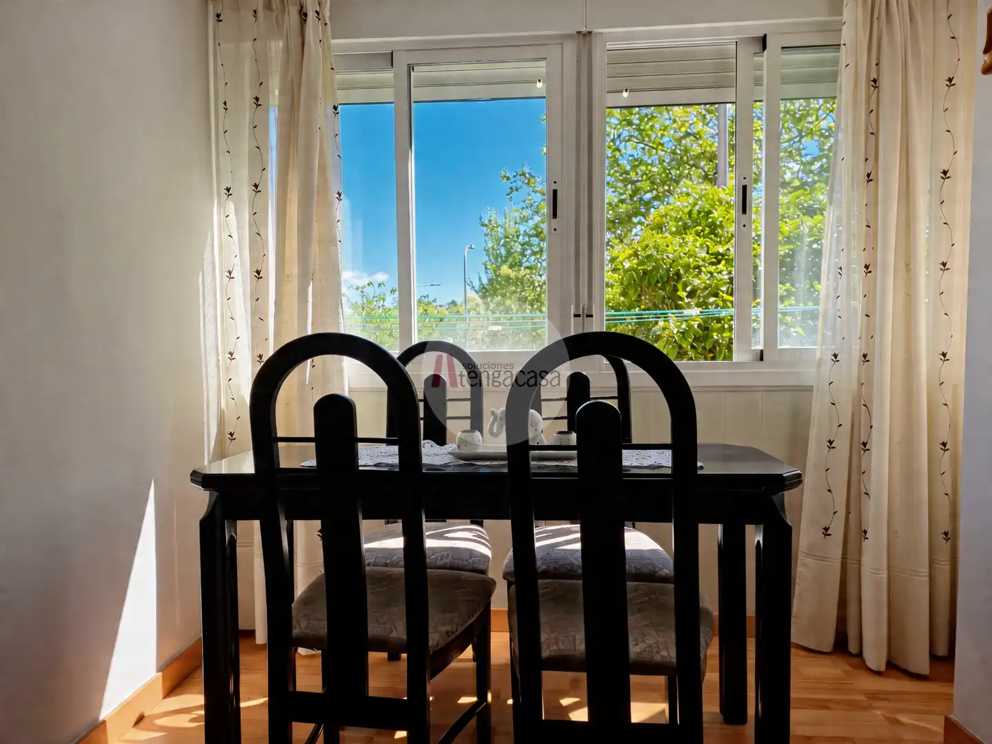 Comedor de Piso en venta en  Madrid Capital con Calefacción, Amueblado y Horno