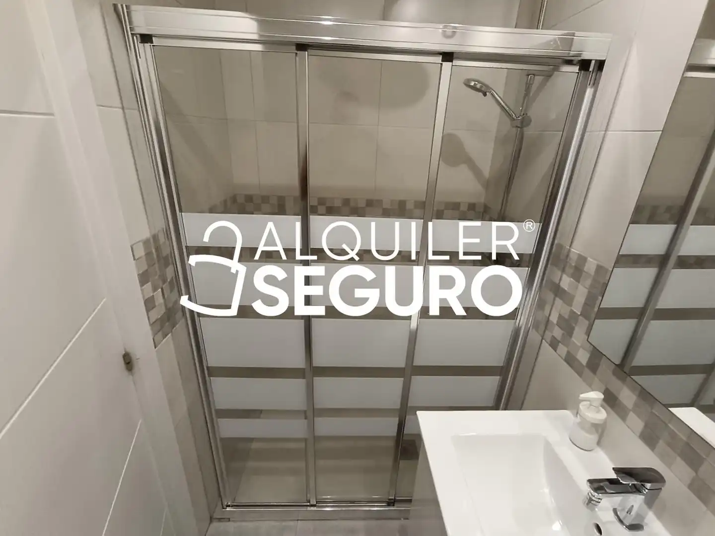 Bathroom of Attic for rent in Centro