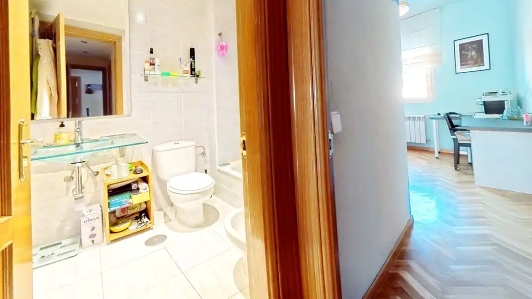 Badezimmer von Wohnung zur Miete in  Madrid Capital