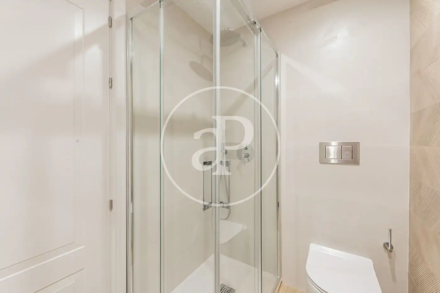 Baño de Piso en venta en Madrid con Aire acondicionado, Calefacción y Terraza